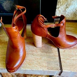 Frye Margaret Shootie NIB